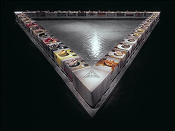 Judy_Chicago_The_Dinner_Party